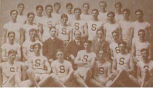 Archivo:Myer Prinstein with Syracuse University Track and field team (1899)