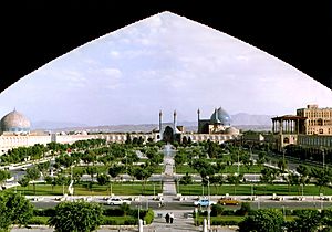 Archivo:Naghshe Jahan Square Isfahan modified