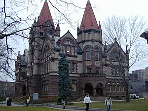 Archivo:Old Vic in UofT