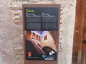 Archivo:Panel informativo de Geldo sobre el Castillo Palacio de los Duques de Medinaceli