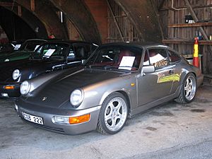 Archivo:Porsche 911 (964) Carrera 4 (11368863985)