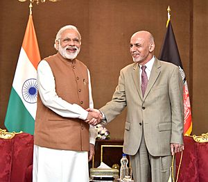 Archivo:Prime Minister Narendra Modi with Afghanistan President Ashraf Ghani