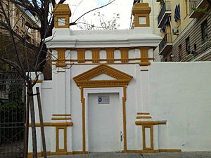 Archivo:Resto de la plaza Monumental de Sevilla