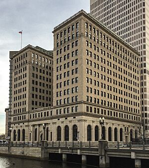 Archivo:Rhode Island Hospital Trust Building Providence