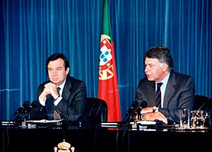 Archivo:Rueda de prensa de Felipe González y el primer ministro de Portugal. Pool Moncloa. 18 de enero de 1996