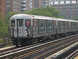 Archivo:Subway train 125th