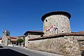 Torreón medieval fortificado que restaurado acoge actualmente al Ayuntamiento