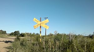 Archivo:Vieja señal de cruce ferrocarril