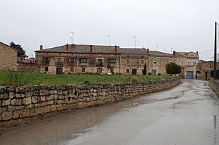 Villaquiran de los Infantes 01 by-dpc.jpg