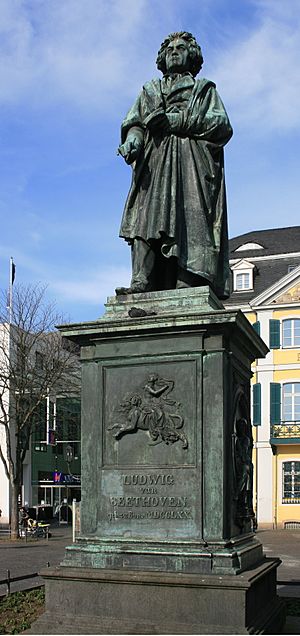 Archivo:Beethoven monument bonn muensterplatz 2008