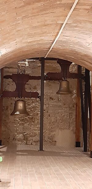Archivo:CAMPANAS MITMAC