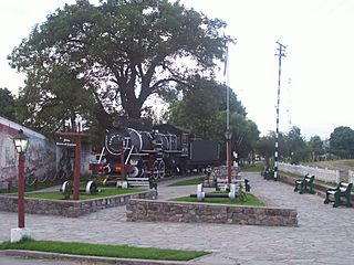 Campo Quijano - Antigua locomotora del Tren de las nubes.JPG