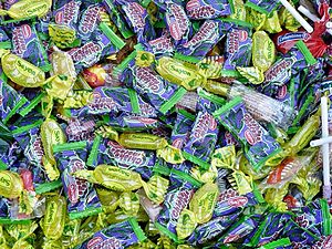 Archivo:Caramelos de chicha morada