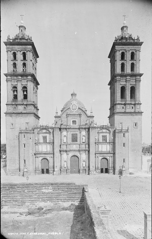Archivo:Catedral de Puebla 1890