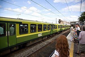 Archivo:Dun Laoghaire railway station in 2008