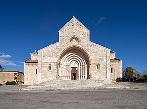 Archivo:Duomo San Ciriaco - esterno