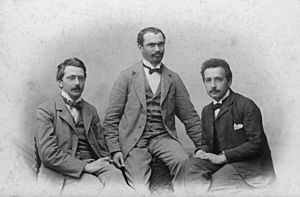 Archivo:Einstein-with-habicht-and-solovine