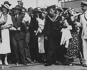 Archivo:Entierro de Carlos Gardel