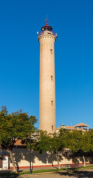 Archivo:Faro de Canet de Berenguer, España, 2015-01-04, DD 100