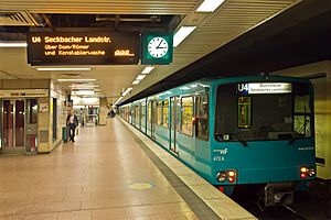 Archivo:Frankfurt Hauptbahnhof U-Bahn Typ U3 Linie U4