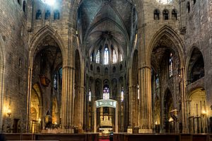 Archivo:Girona Cathedral 2020 - nave