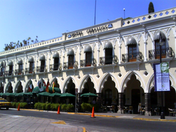 Archivo:Hotel Ceballos Colima