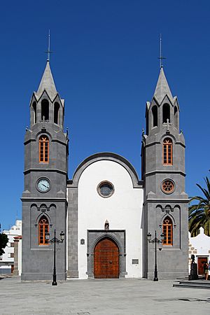 Archivo:Iglesia de San Juan Bautista