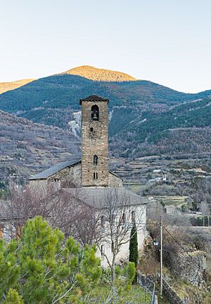Archivo:Iglesia de San Saturnino, Oto, Huesca, España, 2015-01-07, DD 05