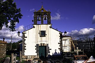 Igrexa de San Miguel de Cerceda.jpg