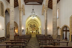 Archivo:Interior of Church of Santa Cruz of Baeza