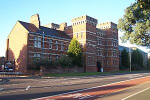 Archivo:Kempston Barracks - geograph.org.uk - 527339