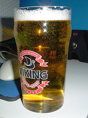 Archivo:Lager beer in glass