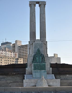 Archivo:Monumento a las víctimas del Maine La Habana