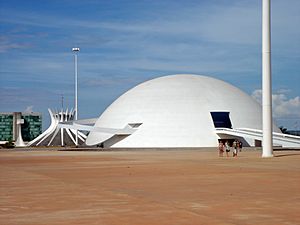 Archivo:Museu Nacional, Brasilia 05 2007