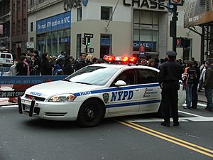 Archivo:NYPD police car 3369