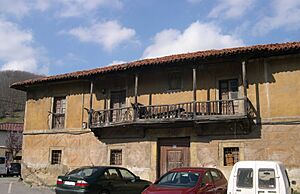 Archivo:Palaciu d'abaxo cenera