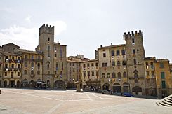 Archivo:Plaza de Arezzo