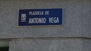 Archivo:Plazuela de Antonio Vega