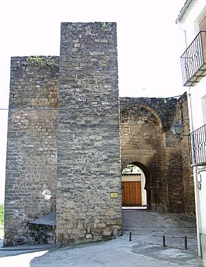 Archivo:Puerta del Losal (Úbeda) 03