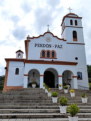 Archivo:Santuario de Nuestra Señora de los Dolores de Chandavila (7)