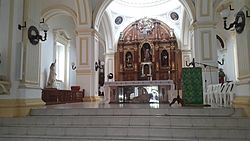 Archivo:Vista al Altar Mayor con el Flagelado