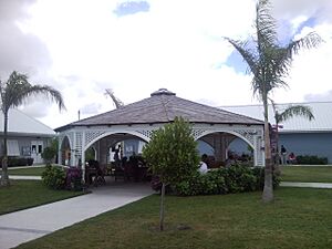 Archivo:AUA Campus - panoramio