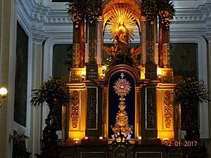Archivo:Altar in the cathedral of Leon (Nicaragua)