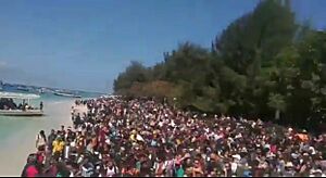 Archivo:August 2018 Lombok Earthquake Gili Trawangan evacuation