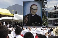 Archivo:Beatificacion Monseñor Romero (17984373076)