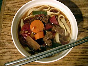 Archivo:Beef noodle