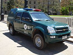 Archivo:Camioneta de Gendarmería de Chile