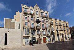 Casa Sancho o del Punt de Gantxo de Manuel Peris Ferrando en la plaza de la Almoina, 4, 1906.jpg