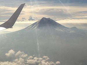 Archivo:Cotopaxi visto desde avión