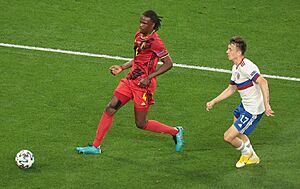 Archivo:Dedryck Boyata, Aleksandr Golovin (12.06.2021)